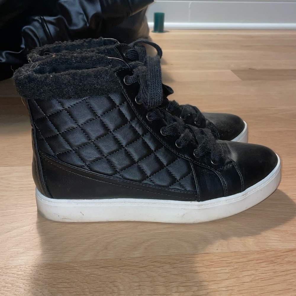 Black mini boots